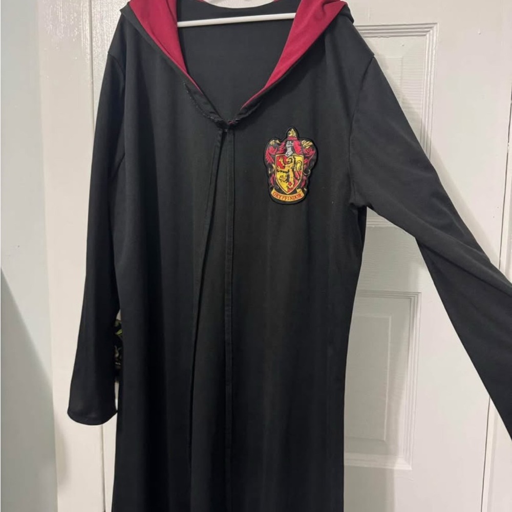Black and Red Gryffindor Robe